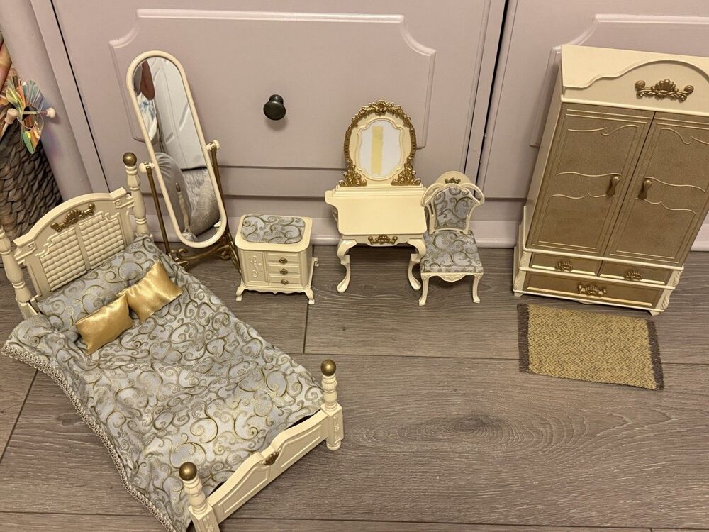 VTG Rare Sindy Scenesetter Bedroom Furniture Pedigree Set Scroll Fabric